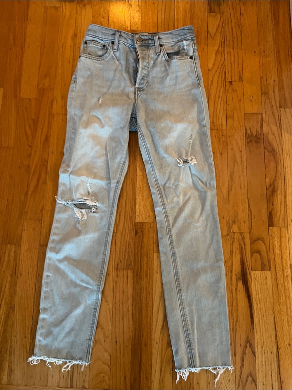 EUC Denim Forum Light Blue Distressed Yoko High Rise Slim Skinny Jeans 25
